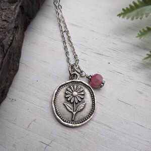 Daisy Flower Pendant Necklace with Pink Gem Accent